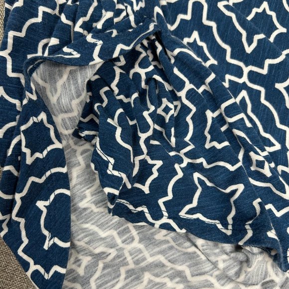 LuLaRoe Shortsleeve Shirt Top Women's XL Round Neck Blue & White Geometric - Picture 8 of 10